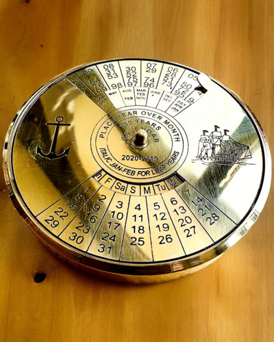 Calendario de la Eternidad Vela Marina – Calendario de Latón de 100 años - posible grabado para regalo