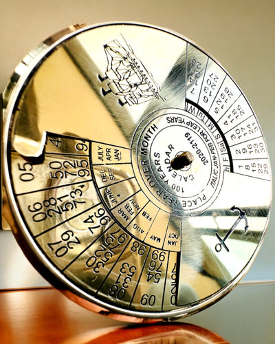 Calendario de la Eternidad Vela Marina – Calendario de Latón de 100 años - posible grabado para regalo