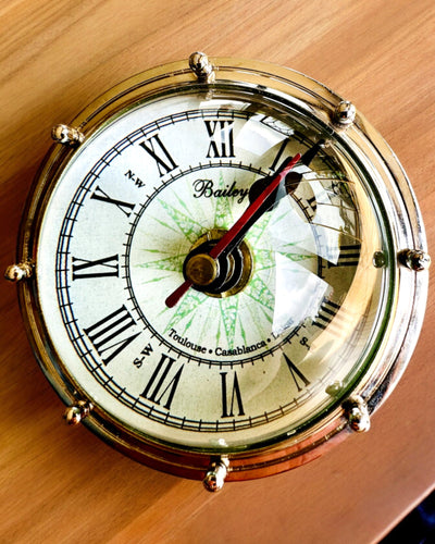Bailey Compass Clock - Reloj Elegante con motivo de Brújula con Posibilidad de Grabado