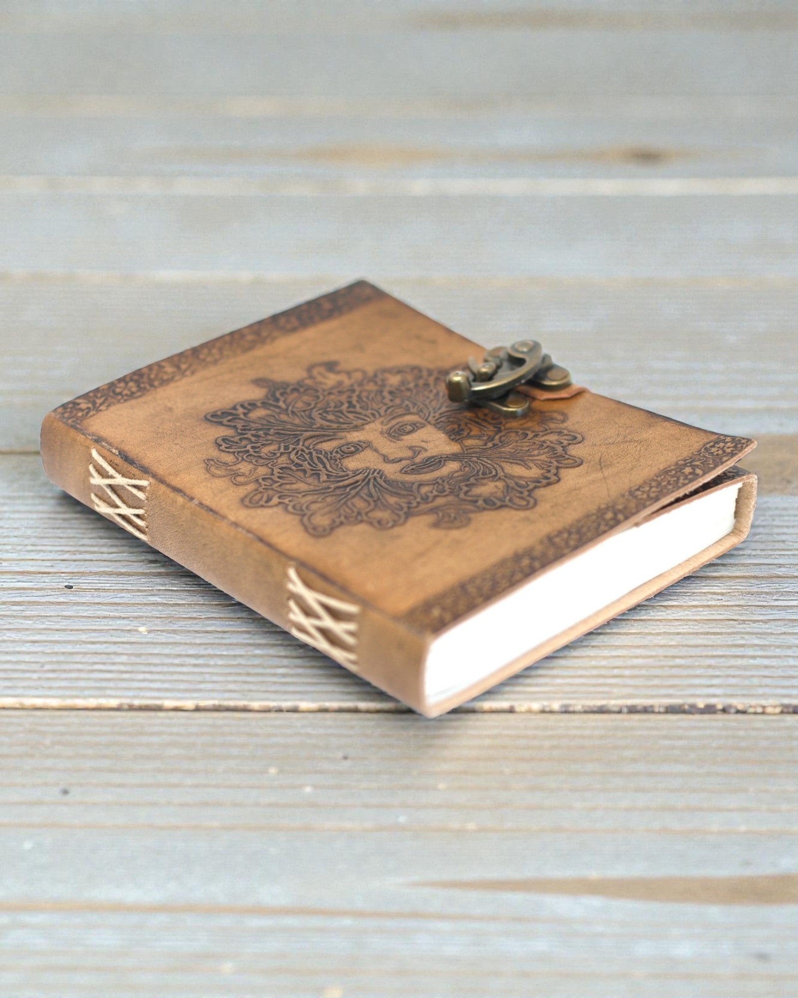 Sylva Spirit – Libreta de notas de cuero «Hombre Verde» con cierre metálico