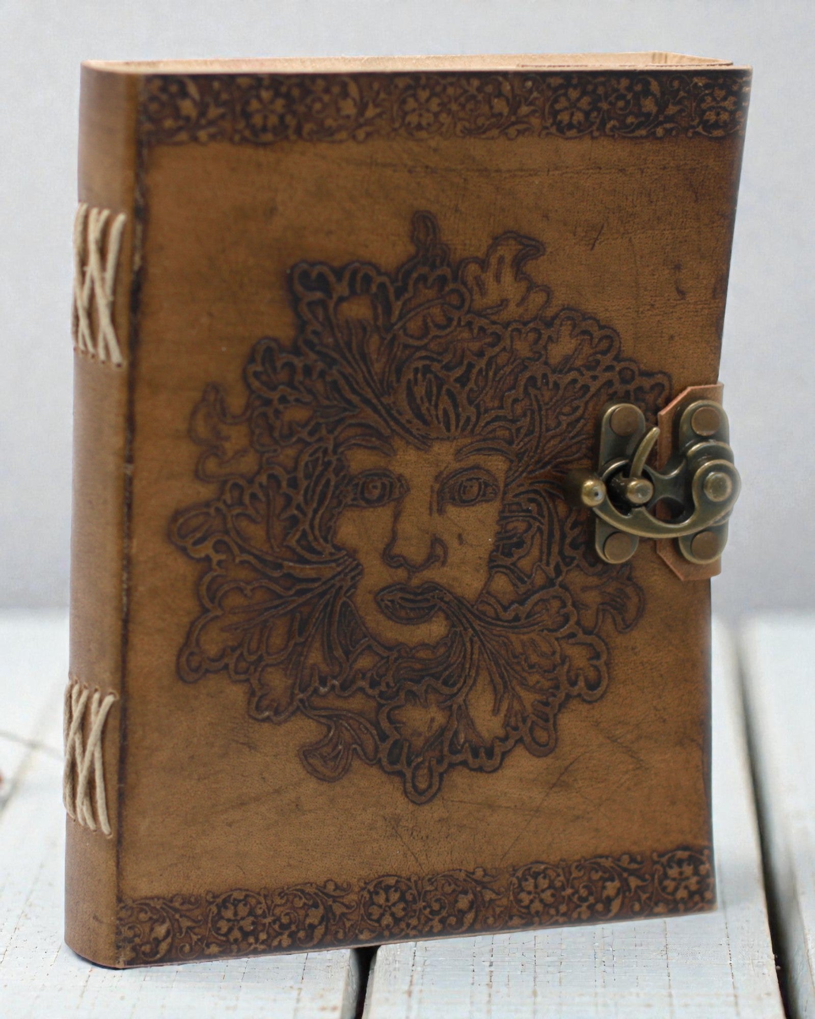 Sylva Spirit – Libreta de notas de cuero «Hombre Verde» con cierre metálico