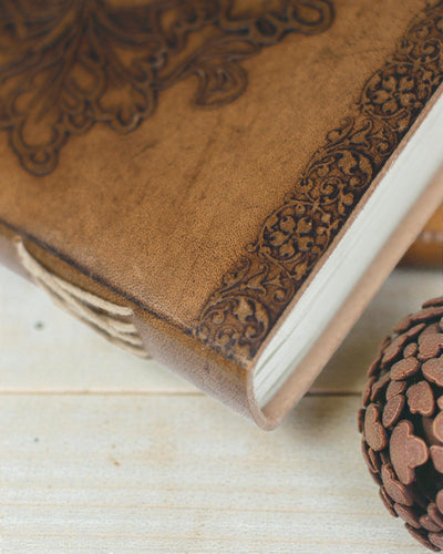 Sylva Spirit – Libreta de notas de cuero «Hombre Verde» con cierre metálico