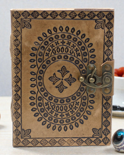 Mandala Armonía – Cuaderno de piel con mandala grabada en relieve