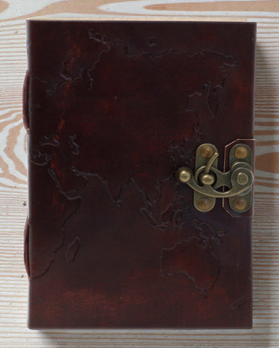 Terra Voyage – Cuaderno de piel con mapa del mundo en relieve