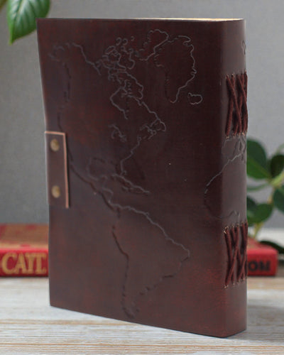 Terra Voyage – Cuaderno de piel con mapa del mundo en relieve