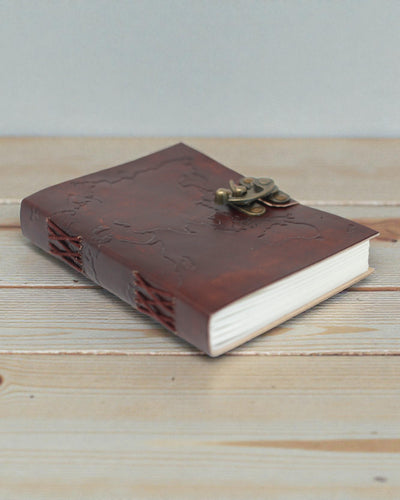 Terra Voyage – Cuaderno de piel con mapa del mundo en relieve