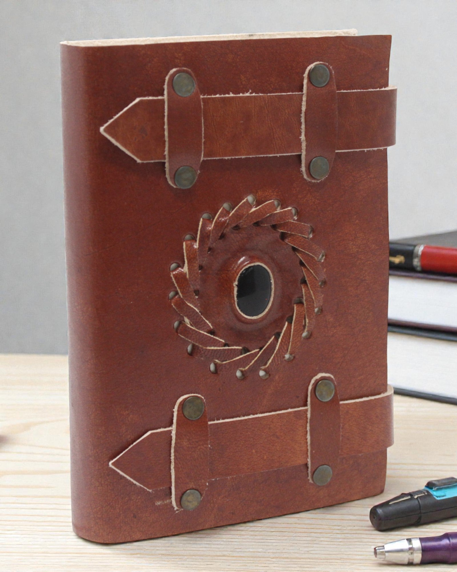 Libreta de cuero de ónix negro con correas – 15x10 cm