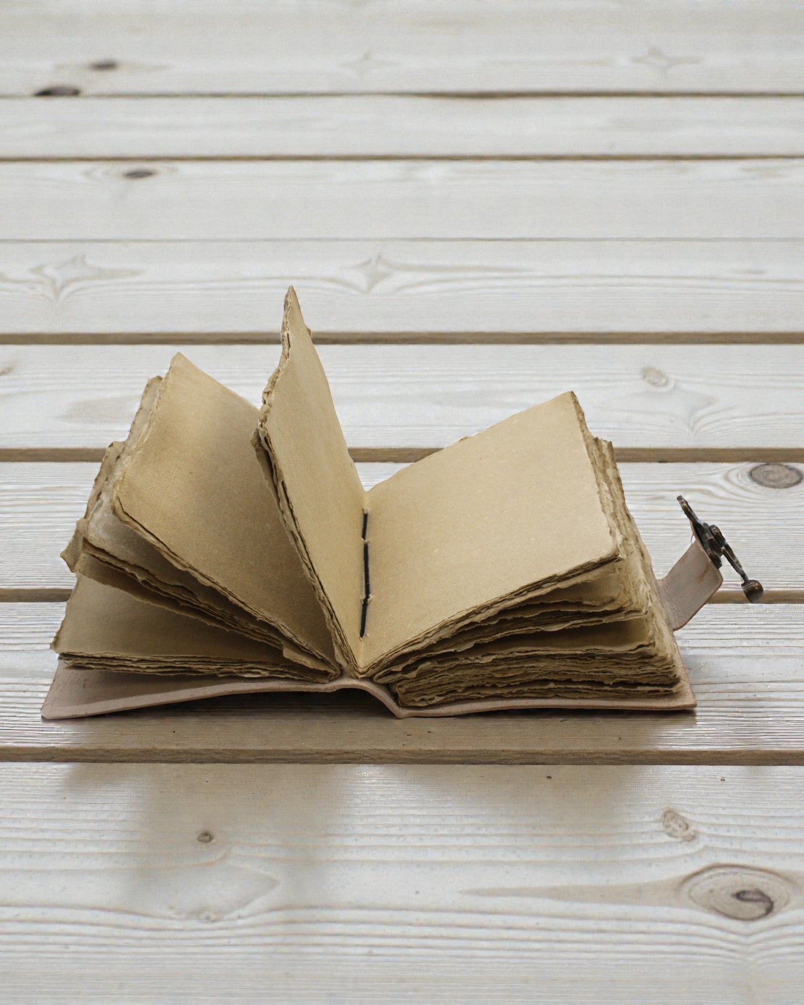 Cuaderno de notas de cuero Mariposa de inspiración Nunca ocultes tus alas – 13 × 18 cm