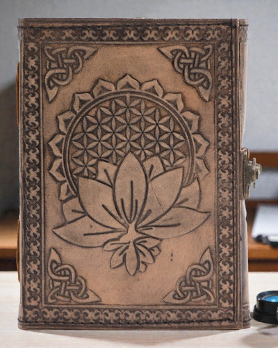 Cuaderno de cuero Loto Mandala Serenidad – Diario esotérico 17,5 × 12,5 cm