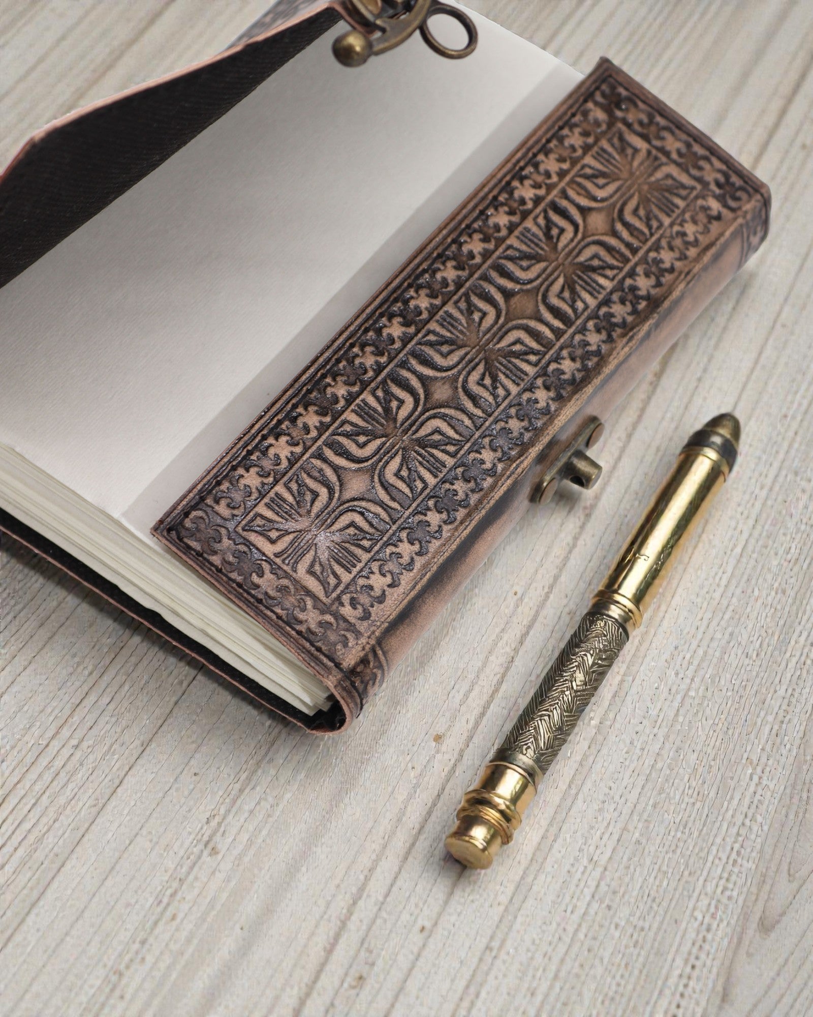 Cuaderno de cuero Loto Mandala Serenidad – Diario esotérico 17,5 × 12,5 cm