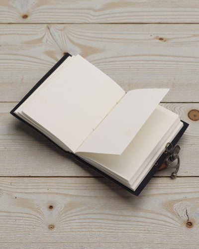 Cuaderno motivacional de cuero «Nunca renuncies a tus sueños» – 17,8 × 12,7 cm