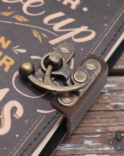 Cuaderno motivacional de cuero «Nunca renuncies a tus sueños» – 17,8 × 12,7 cm