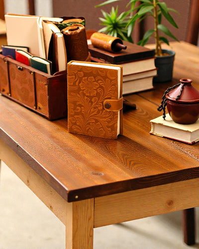 Cuaderno de cuero con flores repujadas – marrón (17,8 x 12,7 cm)