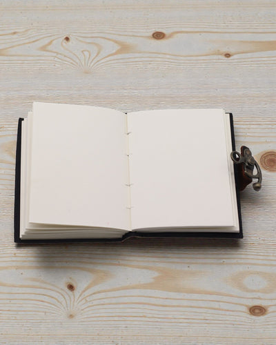 Cuaderno de cuero con estampado – Deja de desplazarte sin fin (17,8 × 12,7 cm)