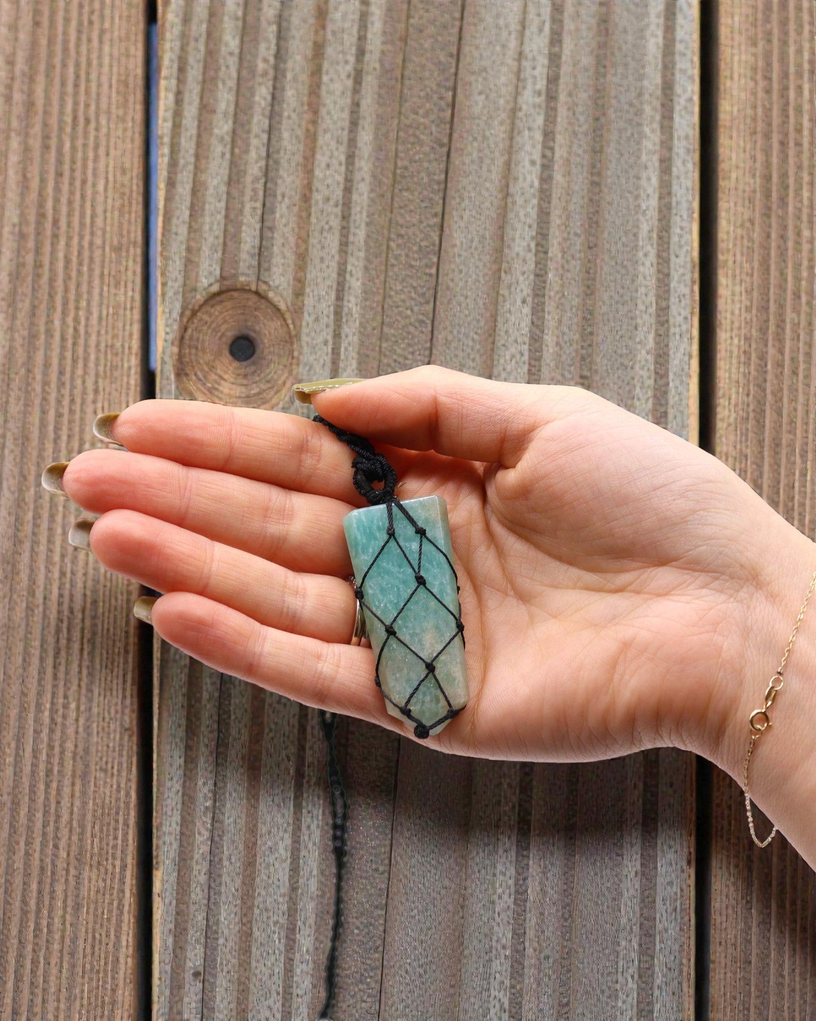 Punto de Armonía – Collar de macramé con amazonita en punta
