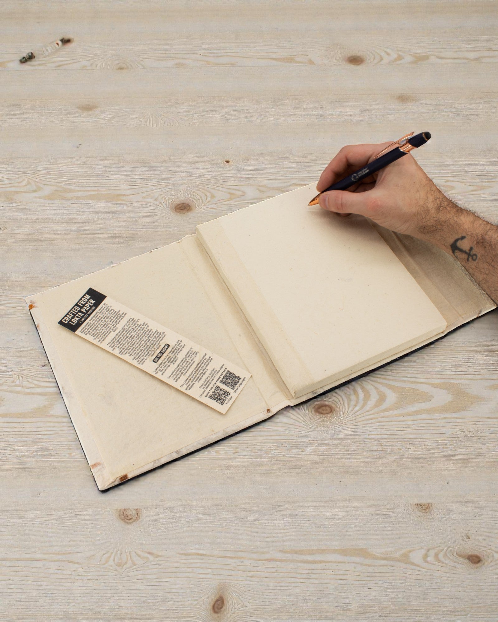 Cuaderno grande Lokta Floración botánica – Flores (45 hojas, 21 x 15 cm)