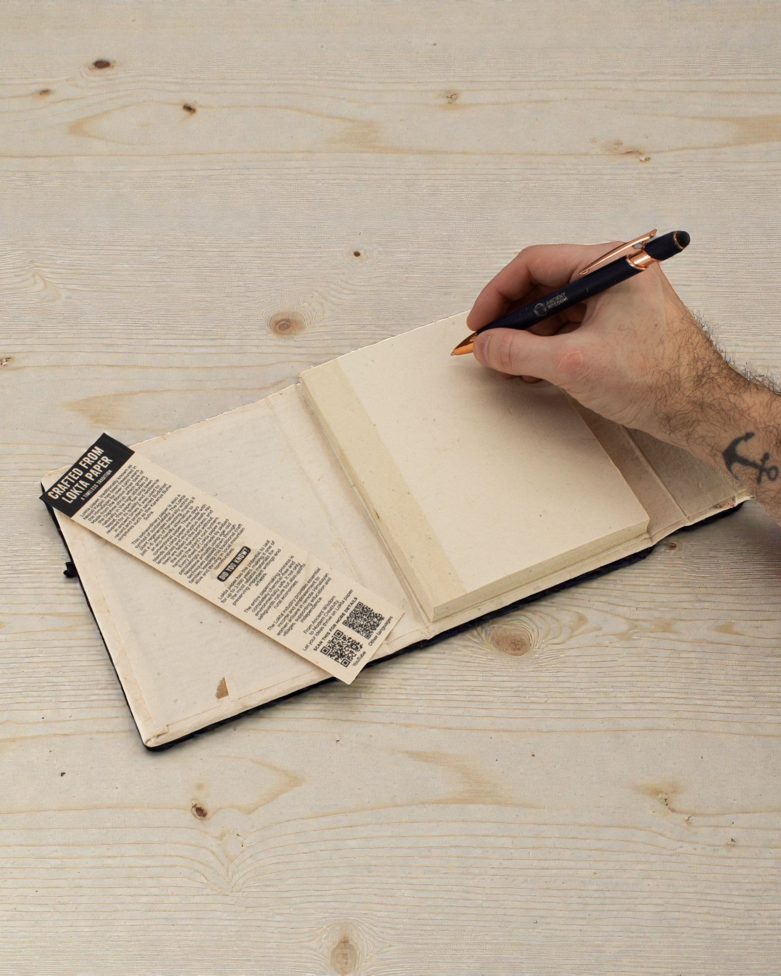 Cuaderno mediano de papel lokta Botanical Touch – Flores secas (45 hojas, 15 x 12 cm)