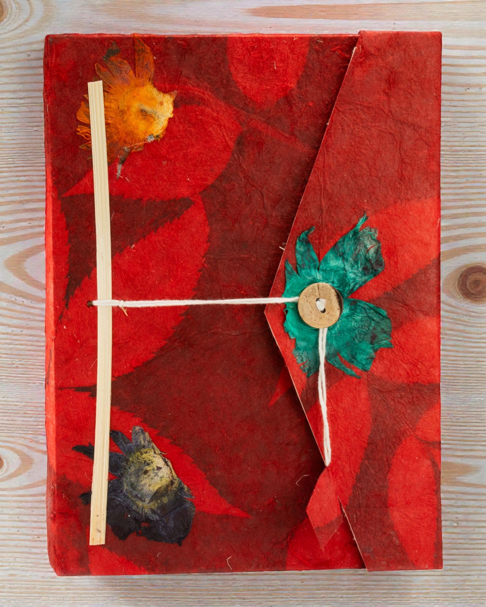 Cuaderno artístico Lokta Ruby Bloom – Flores atrevidas (45 hojas, 21 x 15 cm)