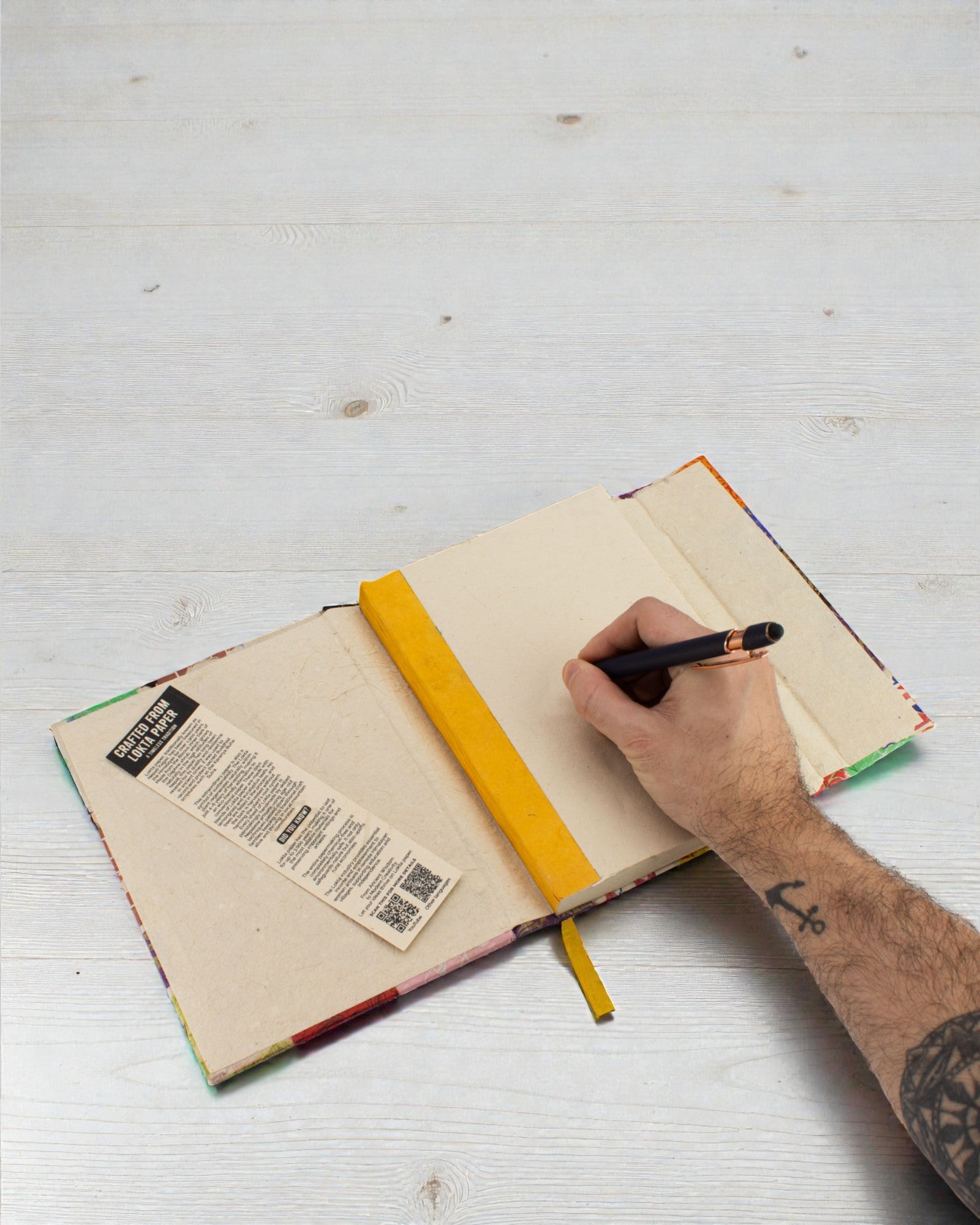 Cuaderno grande Lokta de retazos – Multicolor (45 hojas, 21 x 15 cm)