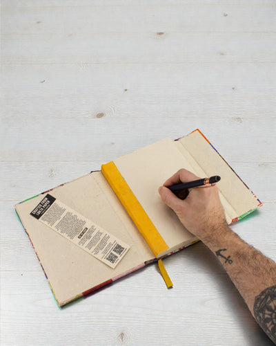 Cuaderno grande Lokta de retazos – Multicolor (45 hojas, 21 x 15 cm)