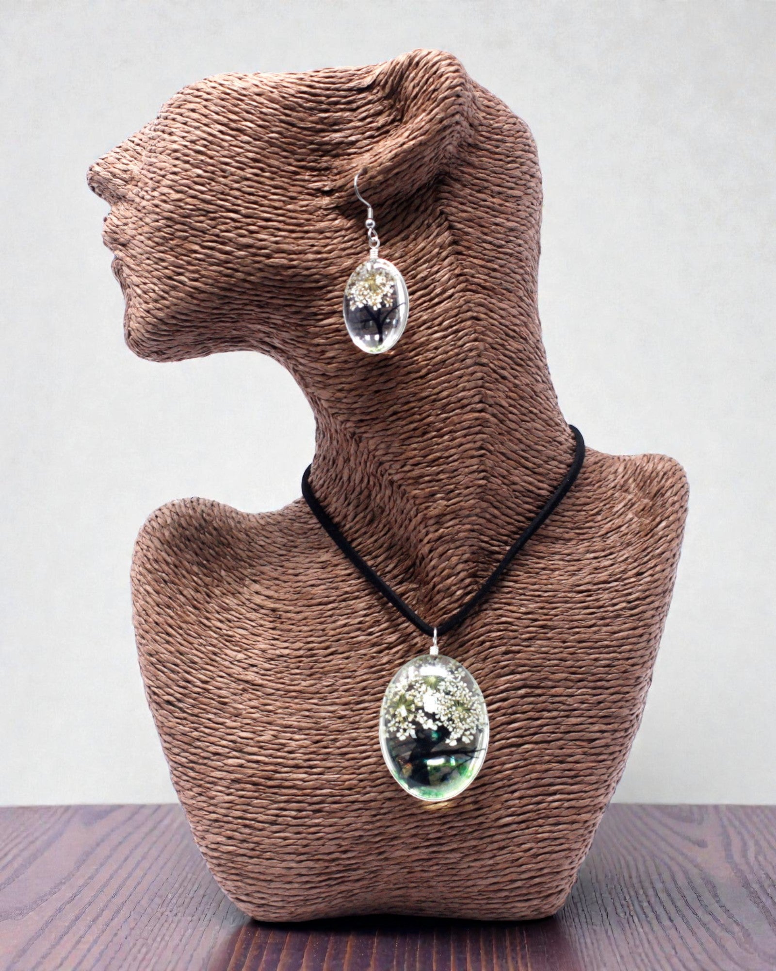 Armonía Blanca – Conjunto de joyería blanco con flores secas Árbol de la Vida