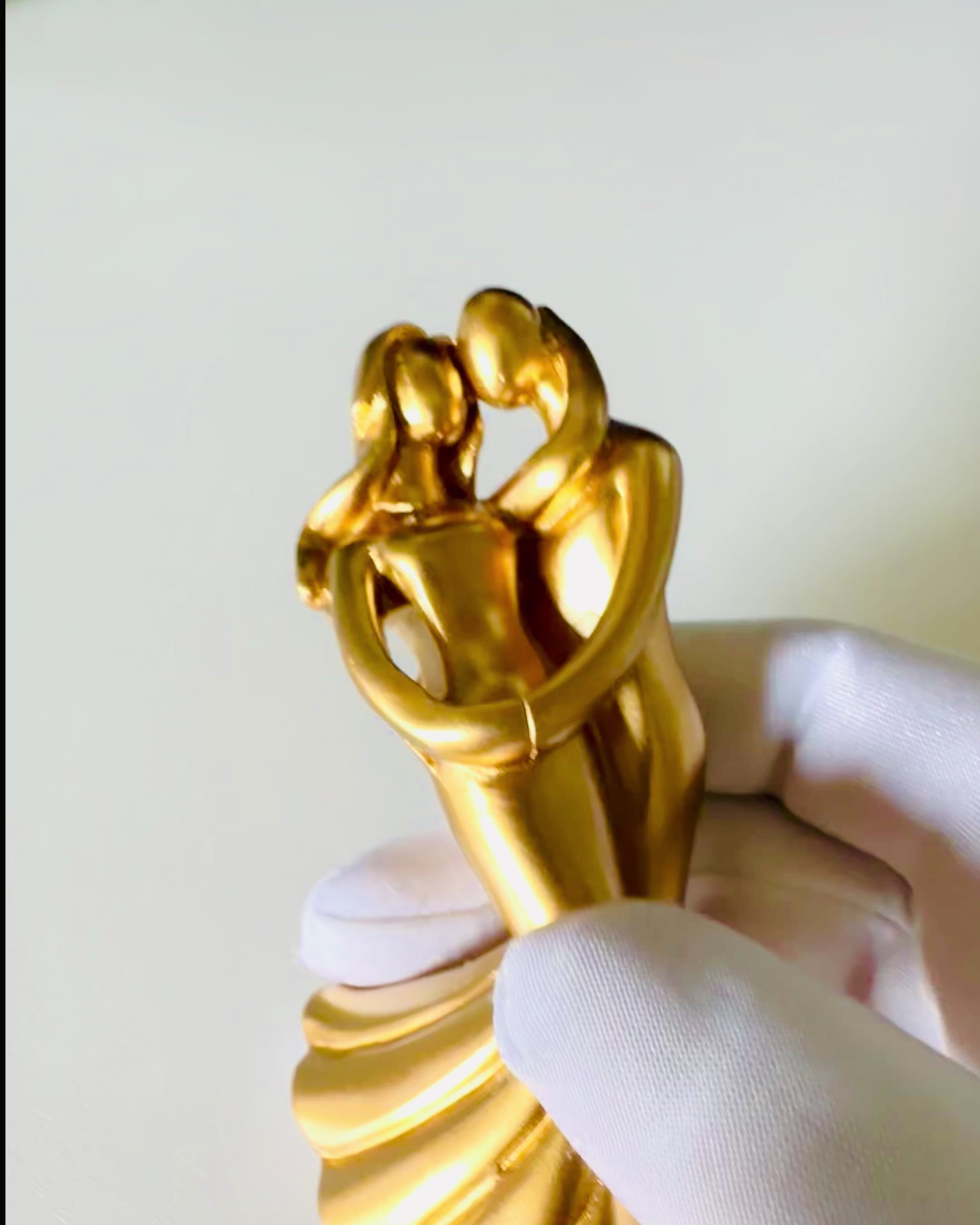 Złoty Taniec Miłości - Pequeña Figura Decorativa con Opción de Grabado