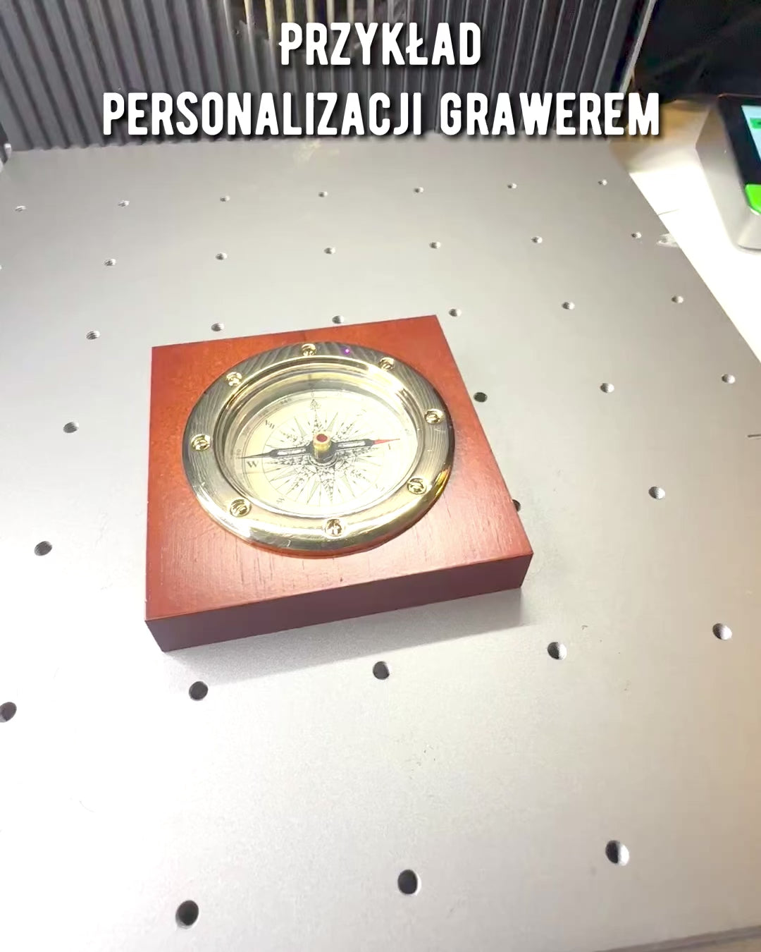 Kompas "Navigator2" - Elegancia Clásica en Latón y Madera, personalización con grabado para regalo