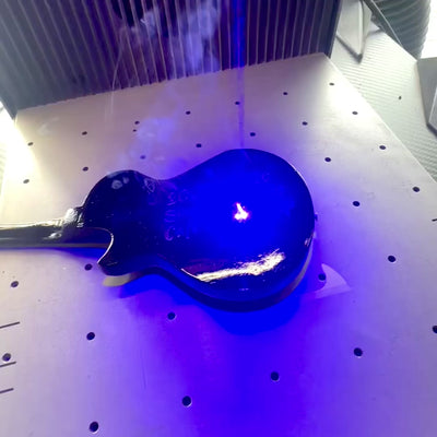 Mini guitarra Metallica James Hetfield  