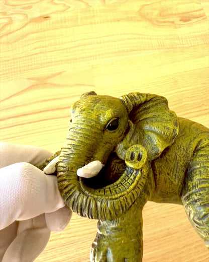 Figura de elefante "Pequeño Suertudo" con opción de grabado para regalo