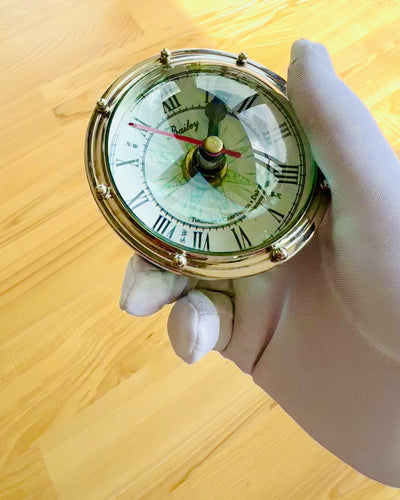 Bailey Compass Clock - Reloj Elegante con motivo de Brújula con Posibilidad de Grabado