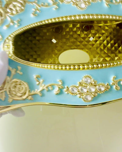 Caja de Pañuelos de Lujo con Relieve de Rosa y Asas Elegantes