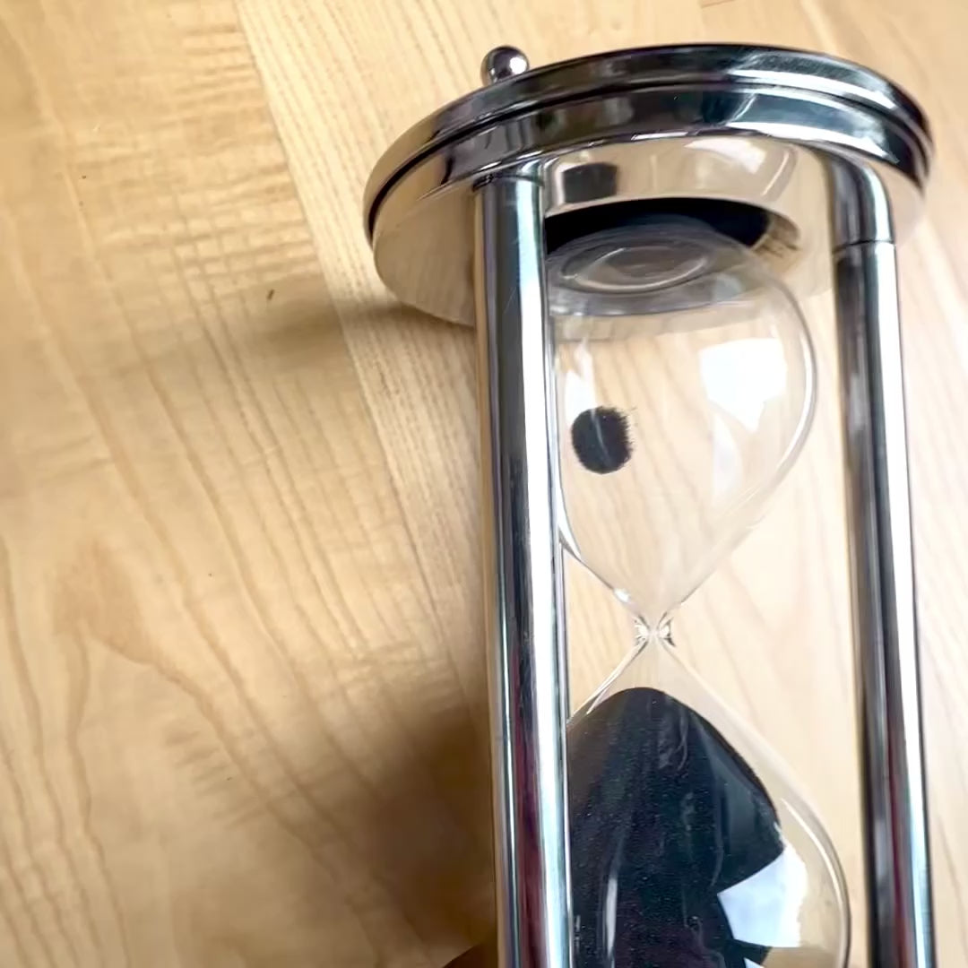 Reloj de arena de aluminio 15 min con posibilidad de personalización mediante grabado, negro, 10,15x10,15x20,25 cm
