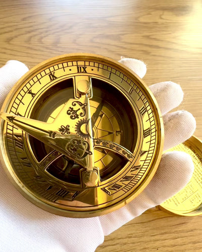 Kompas Solar Voyager 7cm – reloj solar de latón con brújula, personalización con grabado para regalo
