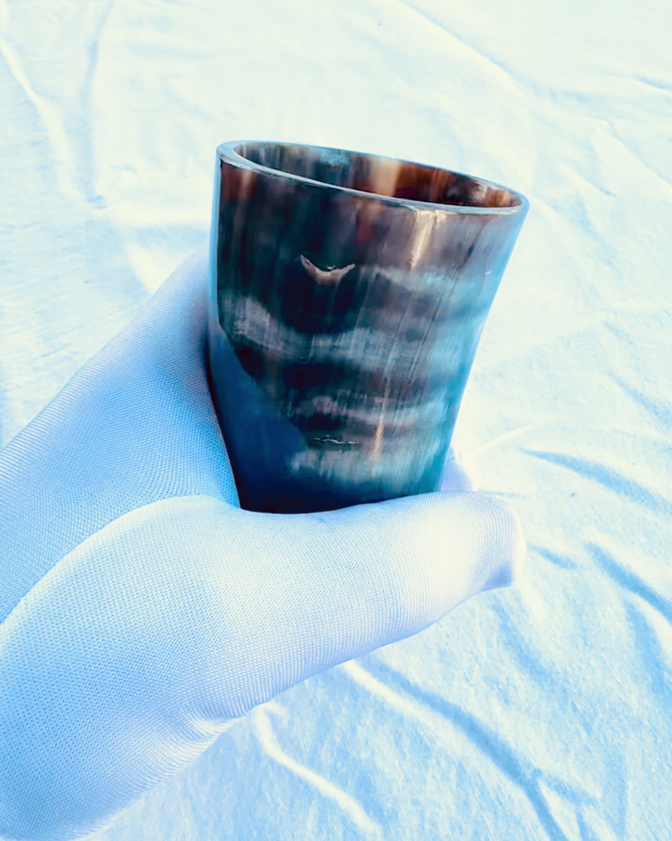 Pequeña Taza Hecha a Mano con Posibilidad de Grabado, vaso Taza India, posibilidad de personalización para regalo, grabado. Color oscuro