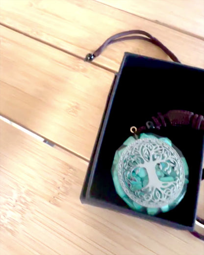 Amuleto "Drzewo Życia" con turquesa – Tu fuerza personal, collar para regalo, personalización con grabado