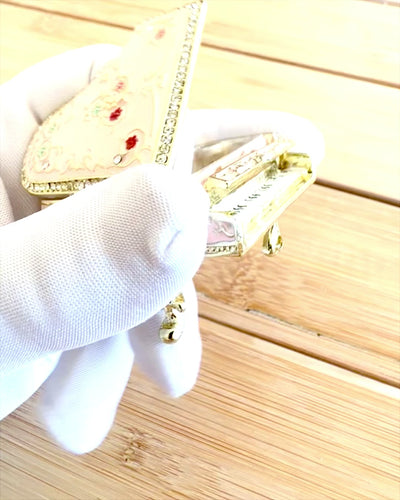 Elegante joyero "Mini Piano - rosas clásicas" - con opción de grabado para regalo