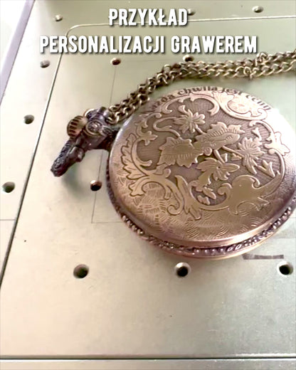 Reloj de Bolsillo Clásico de Cuarzo con Mapa del Mundo – Colgante con Cadena de Estilo Vintage para Ella y para Él, grabado