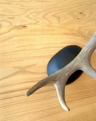 Soporte para Vino "Jeleń" con Cuernos con Opción de Grabado para regalo