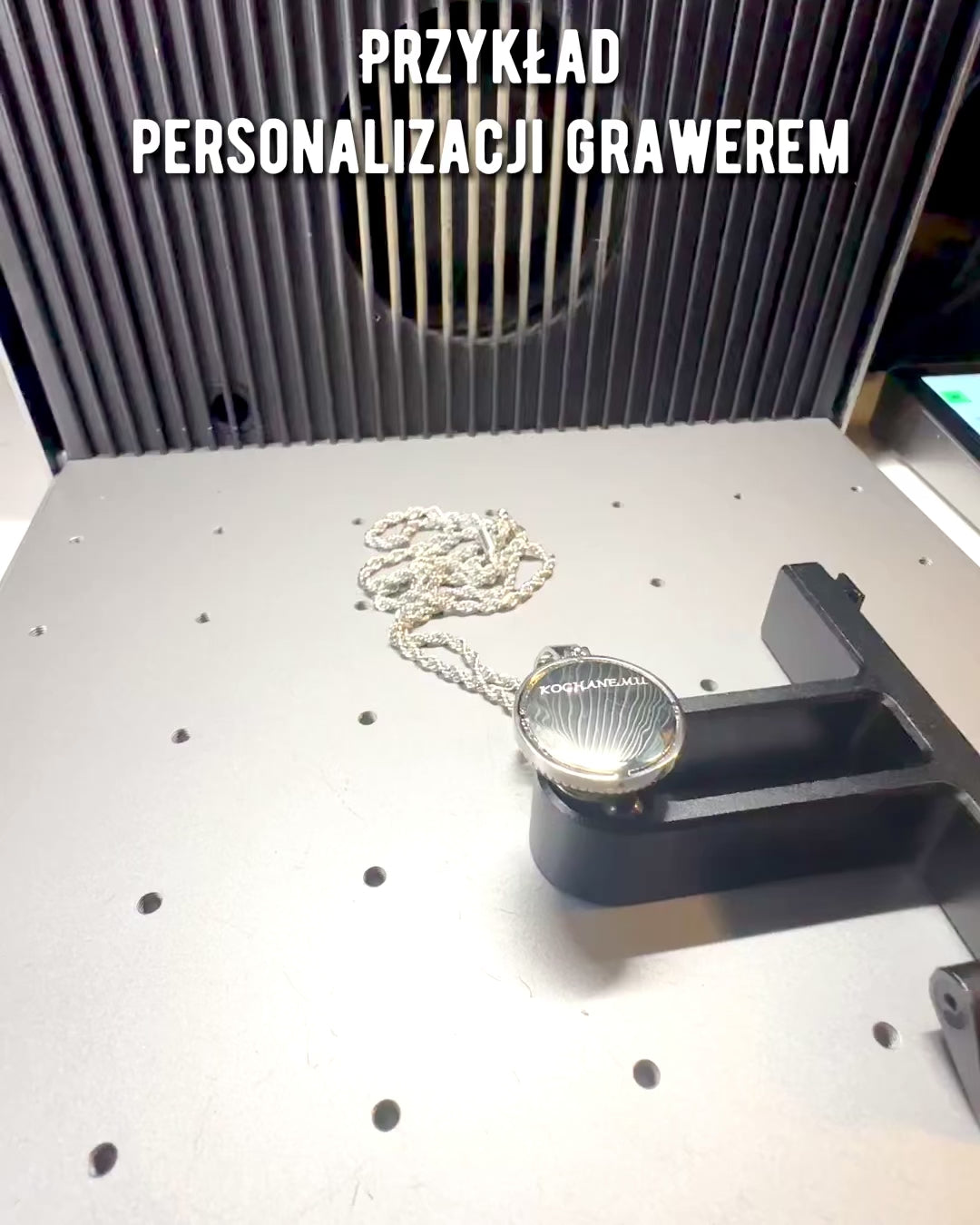 Collar con Colgante de Brújula en Estilo Glamour con Circonitas para Mujeres y Hombres - 2 variantes a elegir, personalización con grabado para regalo