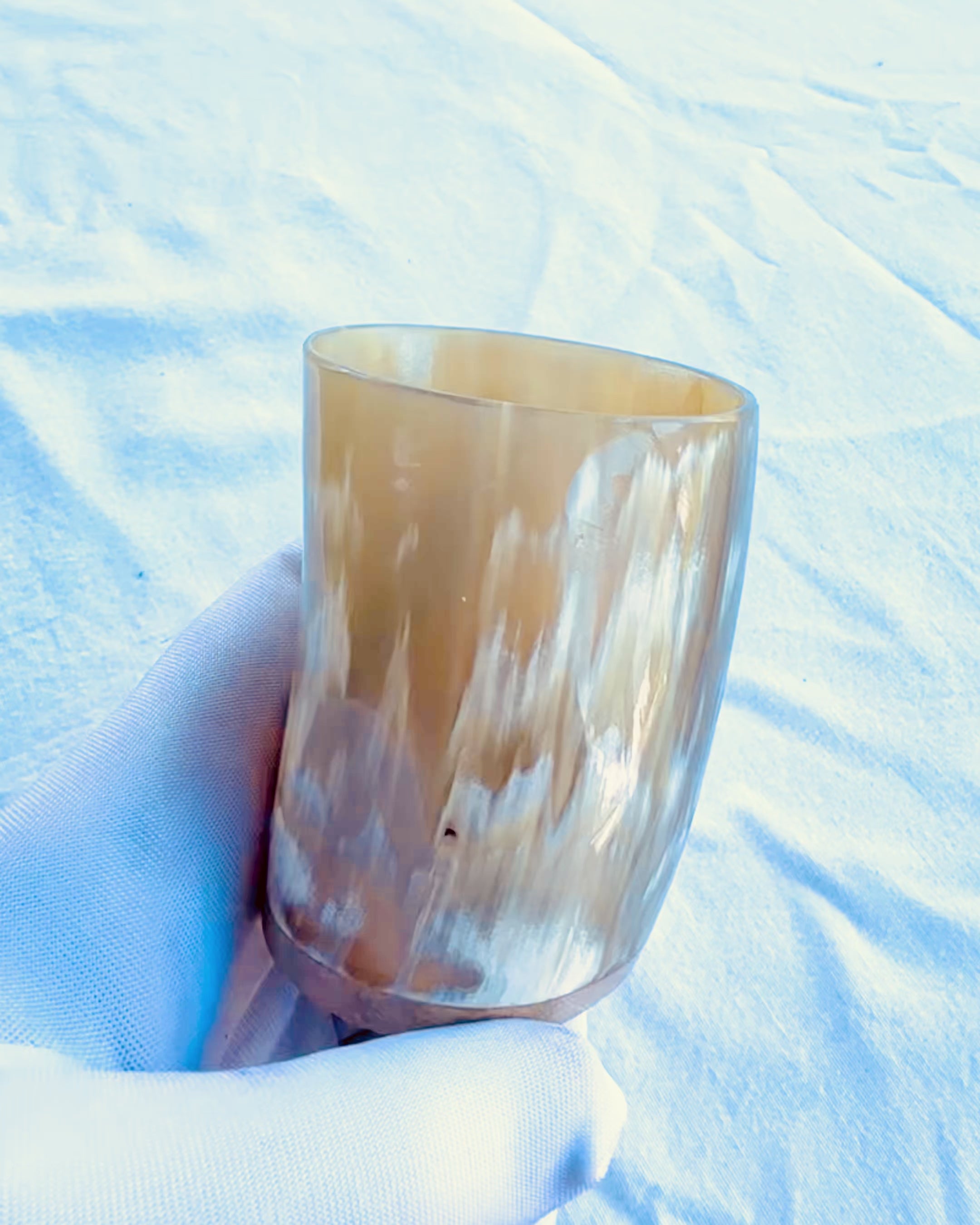 Taza Pequeña Hecha a Mano con Posibilidad de Grabado, vaso Indio Taza, posibilidad de personalización para regalo, grabado. Color claro