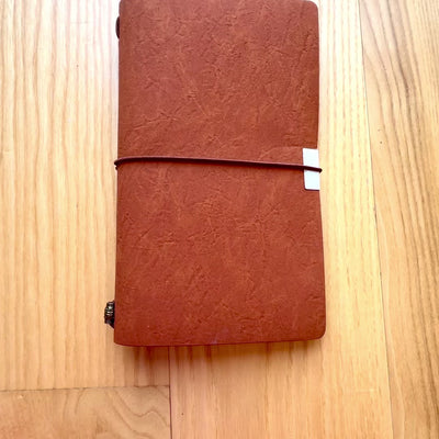 Cuaderno de viaje de cuero con grabado personalizado  