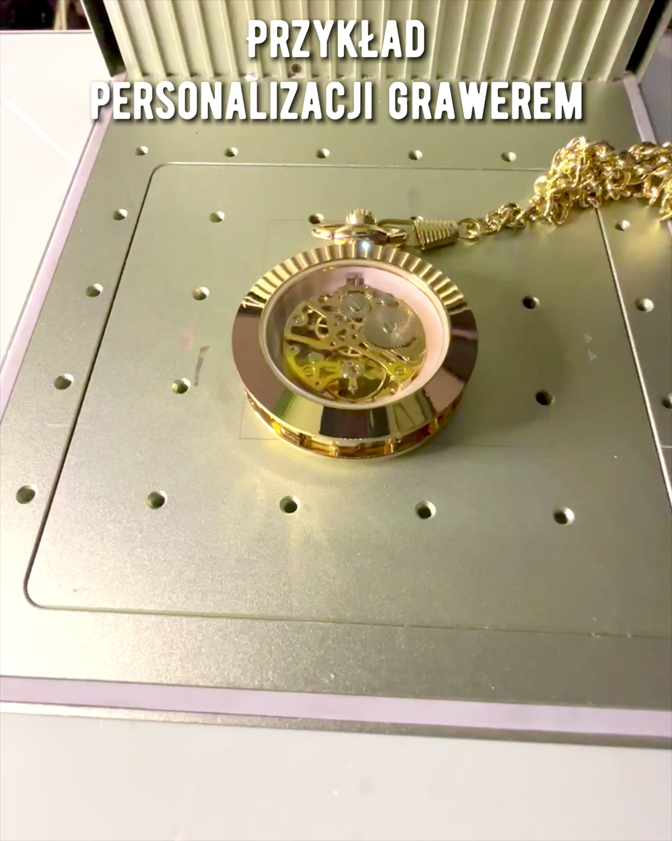 Reloj de Bolsillo Retro – Lujo Mecánico en Estilo Vintage color dorado, personalización con grabado