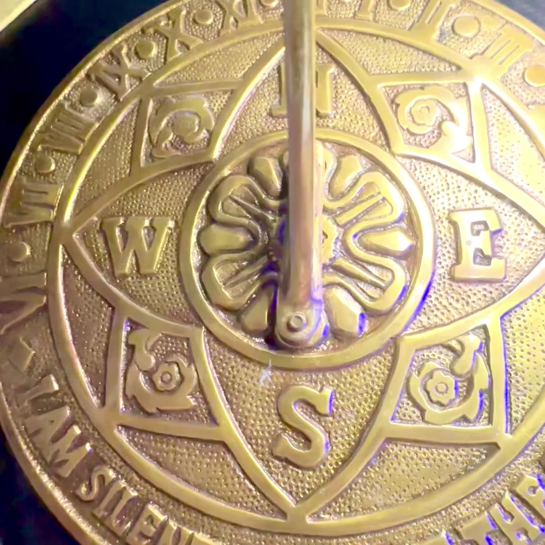Reloj de sol flor de latón con posibilidad de grabado personalizado  