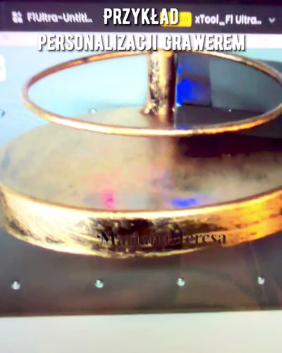 Cenicero Metálico Estilizado "Rustic Charm" de 19-23 cm de altura, 8 variantes a elegir, grabado a pedido