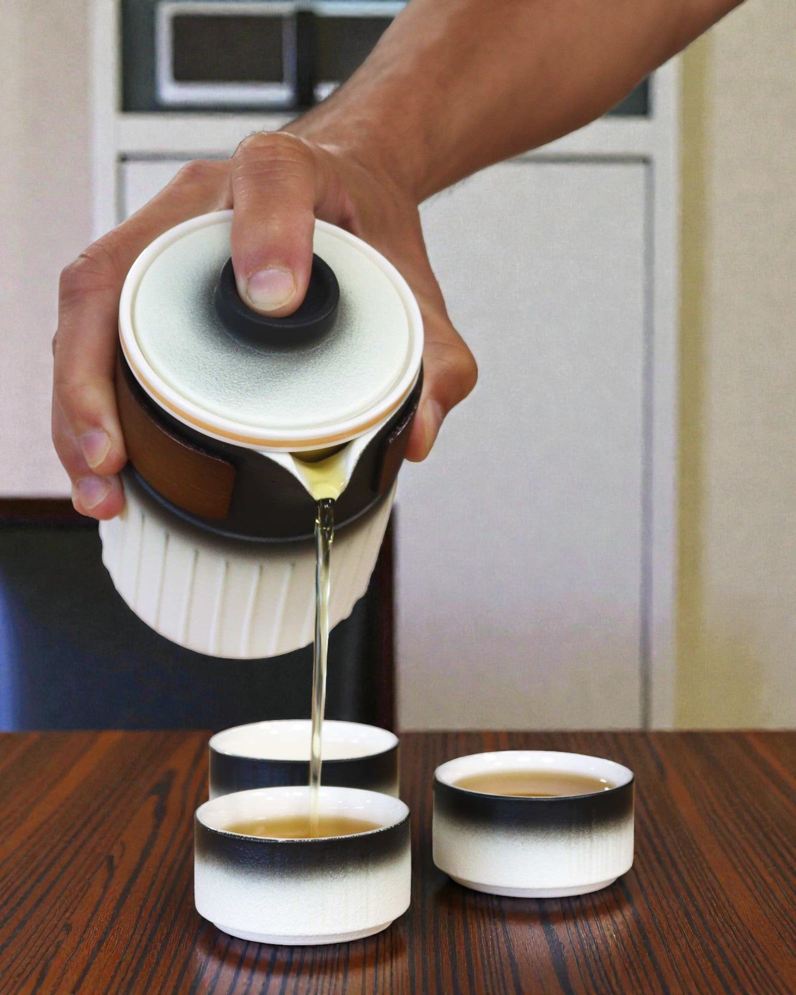 Viaje de tres amigos – Set cerámico turístico con tetera y 3 tazas