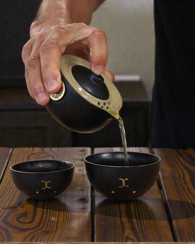 Gato Negro de la Suerte – Juego de té con 2 tazas (Negro)