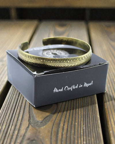 Pulsera tibetana de latón Naturaleza sutil – Hoja estrecha