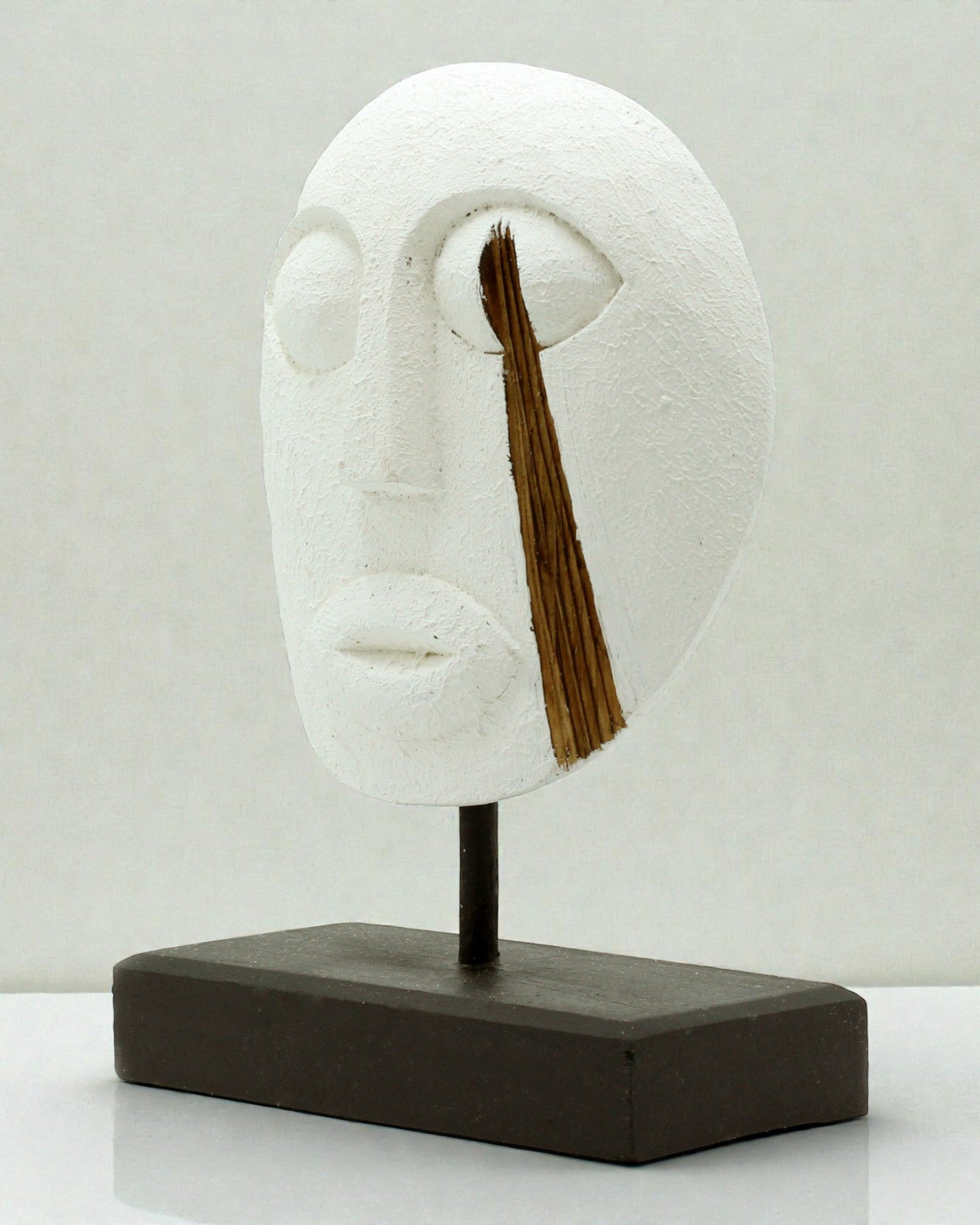 Máscara timorense Guardián de los Ancestros 27x20 cm – Blanca