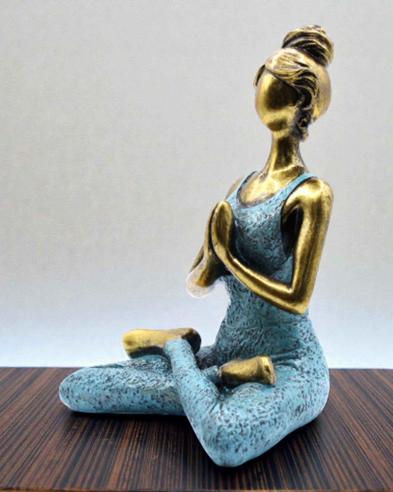 Figura de mujer 24 cm – Yoga energía dorado-turquesa